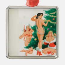 Drie Pin Up Girls Trim een kerstboom