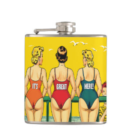 Drie pin-up meisjes van achteren, strand humor, gr heupfles