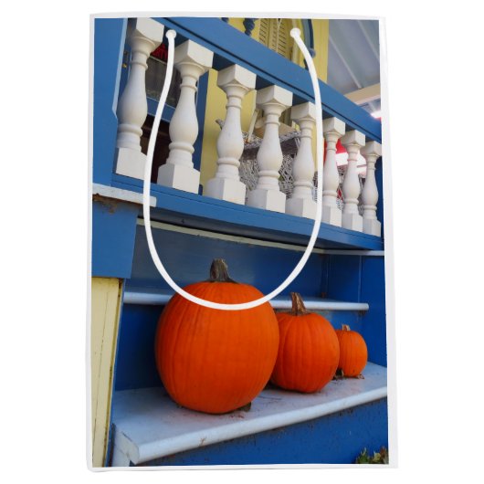 Drie pompoenen op een Stap - Martha's wijntuin Medium Cadeauzakje (Voorkant)