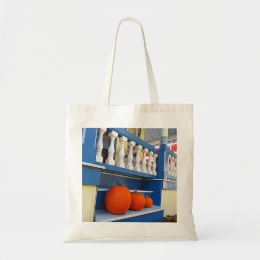 Drie pompoenen op een Stap - Martha's wijntuin Tote Bag (Voorkant)