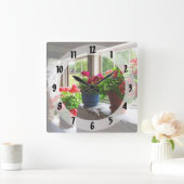 Drie potten van Geraniums op Windows Vierkante Klok (Huis)