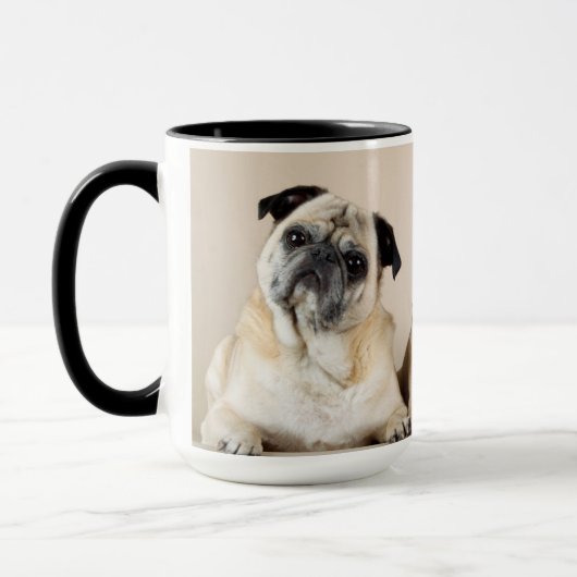 Drie pugs in rij mok (Links)