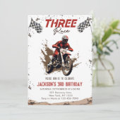 Drie Race Dirt Bike Adventure 3e Verjaardagsfeest Kaart (Staand voorkant)