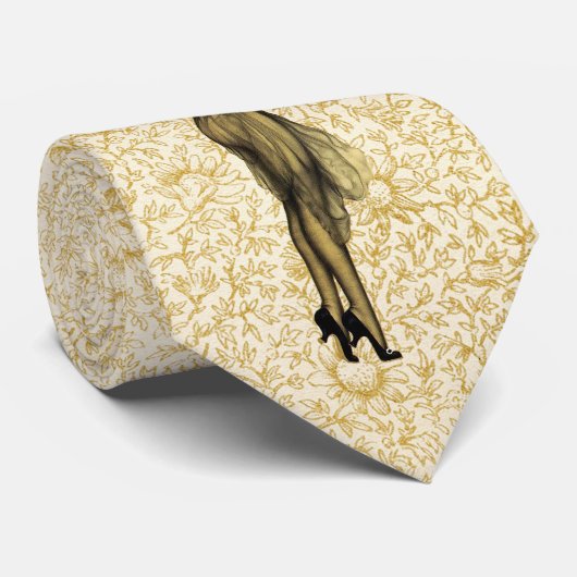 Drie  Retromeisjes met Art Nouveau Floral Stropdas (Opgerold)