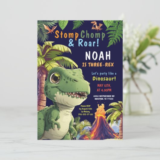 Drie Rex Dinosaur Verjaardag uitnodiging (Staand voorkant)