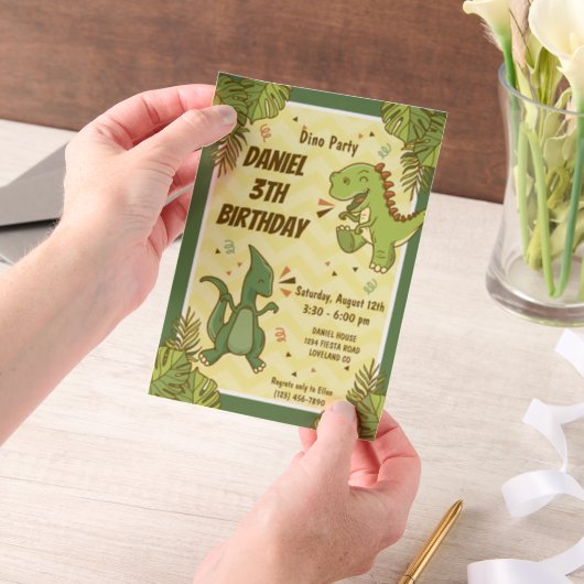 Drie Rex Kids Dinosaur 3de Verjaardagsfeestje Vellum Uitnodigingen (Draagbaar)