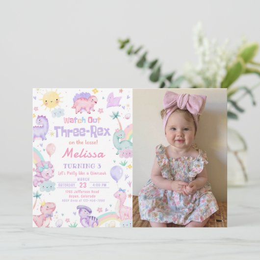 Drie Rex Roze Dinosaurus 3e Verjaardag Party Foto Kaart (Staand voorkant)