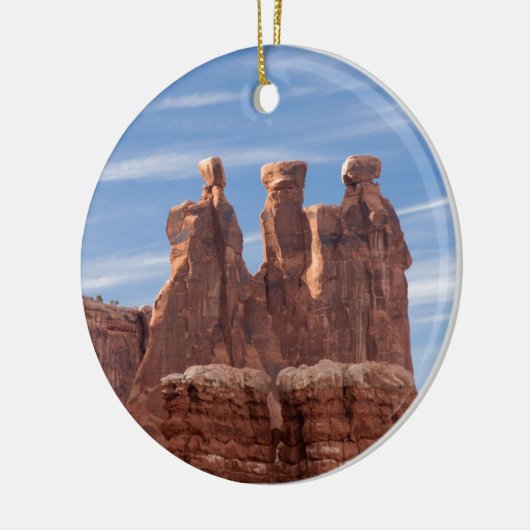 Drie roddels keramisch ornament (Links)