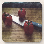 Drie rode tomaten op een hakbord bier onderzetter (Voorkant)