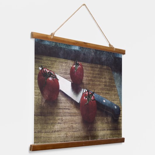 Drie rode tomaten op een hakbord hangend wandkleed (Gebogen)