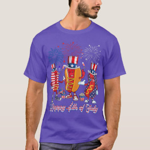 Drie rode witte luiken voor hete honden en een bla t-shirt
