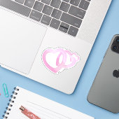 Drie roze hartjes overlappen met liefde sticker (Laptop met iPhone)