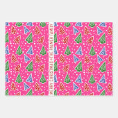 Drie roze kerstbomen, sneeuw en naam inpakpapier vel (Voorkant 2)