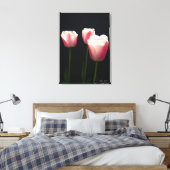 Drie roze tulpbloemen canvas afdruk (Insitu (Slaapkamer))