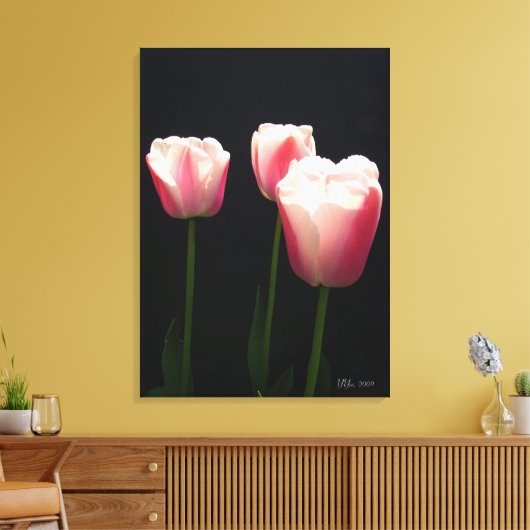 Drie roze tulpbloemen canvas afdruk (Insitu (Woonkamer))