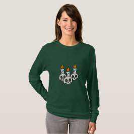 Drie schedels met brandende kaarsen t-shirt