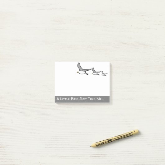 Drie Seagull vliegen in een rij. Vogel Post-it® Notes (Op bureau)