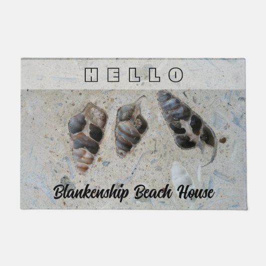 Drie Seashells in Concrete Beach House Custom Deurmat (Voorkant)