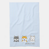 Drie shiba-infuushonden met verschillende kleuren  theedoek (Verticaal)