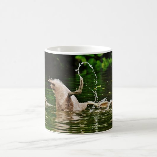 Drie Swans onderaan op een meer Koffiemok (Center)