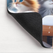 Drie Tabby katten spelen in de sneeuw Muismat (Hoek)