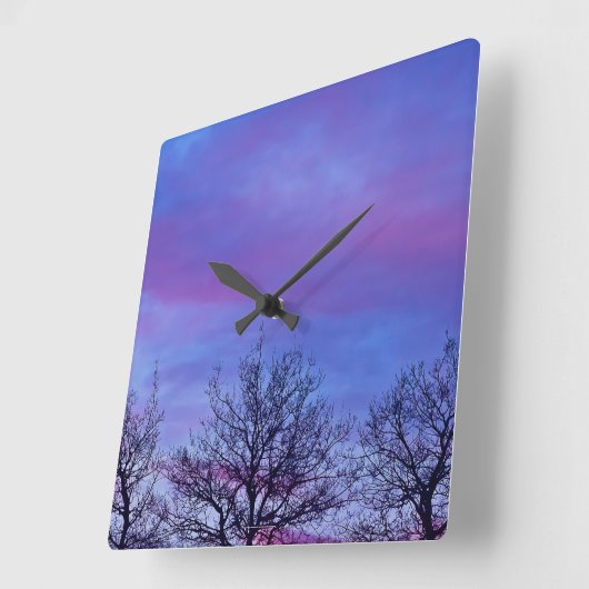 Drie Topjes Vierkante Klok (Hoek)