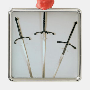 Drie tweeledige swords, 1570 metalen ornament