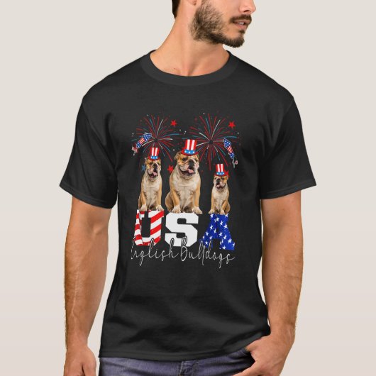 Drie USA Bull Terriers met Pet Amerikaanse vlag T-shirt (Voorkant)