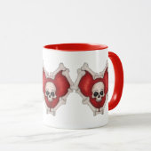 Drie Verbonden Gothic Red Hearts Skull en Botten Mok (Voorkant rechts)