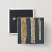 Drie versierde botten vierkante button 5,1 cm (Voorkant /achterkant)