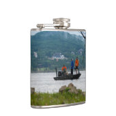 Drie vissers op tafel heupfles (Rechts)