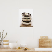 Drie vlakke paddenstoelen in heipalen op houten pl poster (Keuken)