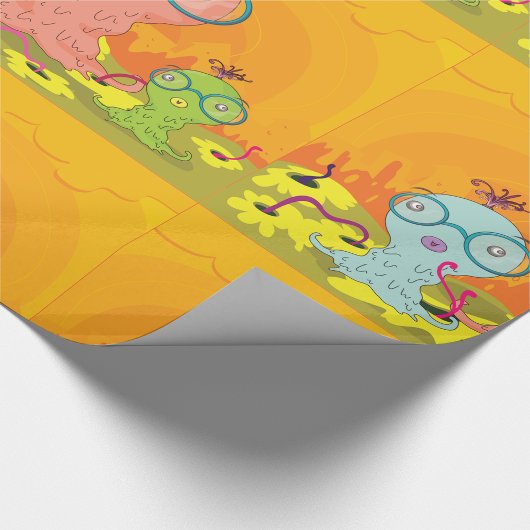 Drie vreemde Creates die papier verpakken