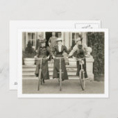 Drie vrouwen op de fiets, begin jaren 1900 (foto) briefkaart (Voorkant / Achterkant)
