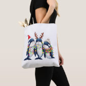 Drie walvissen dragen kerstmuts tote bag (Dichtbij)