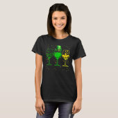 Drie wijnglazen C Shamrock St Patrick Day Irish T-shirt (Voorkant volledig)