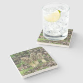 Drie wilde paddenstoelen in de bossen stenen onderzetter (Zijkant)