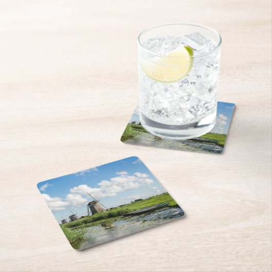 Drie windmolens en een onderzetter (Insitu)