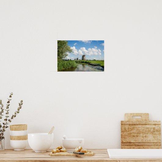 Drie windmolens en een poster van het kanaal (Keuken)