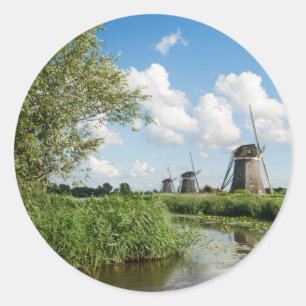 Drie windmolens en een rondzelfklever ronde sticker