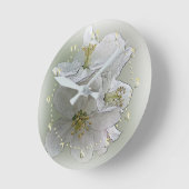 drie witte bloemen ronde klok (Hoek)