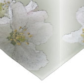 drie witte bloemen tafelkleed (Gekanteld)