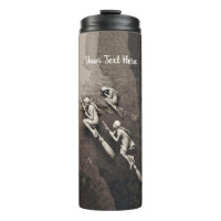 Drie witte heksen vliegen op bezems Mix van bruine