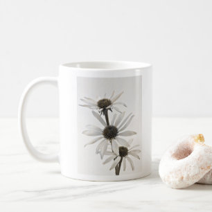 Drie witte kloonbloemen koffiemok
