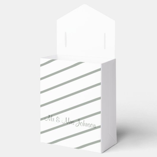 Drie witte rozen/gouden trim bedankdoosjes (Geopend)