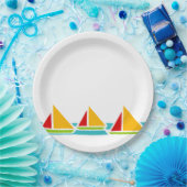 Drie zeilboten in heldere kleuren papieren bordje (Feest)
