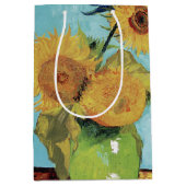 Drie zonnebloemen in een Vase door Vincent van Gog Medium Cadeauzakje (Voorkant)