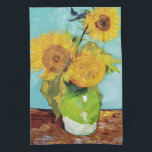 Drie zonnebloemen | Vincent Van Gogh Theedoek<br><div class="desc">Drie zonnebloemen (1888) van de Nederlandse kunstenaar Vincent Van Gogh. Origineel kunstschilderij is een olie op doek die een nog leven van felgele zonnebloemen tegen een turkooisachtergrond weergeeft. Gebruik de ontwerphulpmiddelen om douanetekst toe te voegen of het afbeelding te personaliseren.</div>