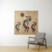 Drie Zuidwest Kokopelli Tapestry Wandkleed (In situ)