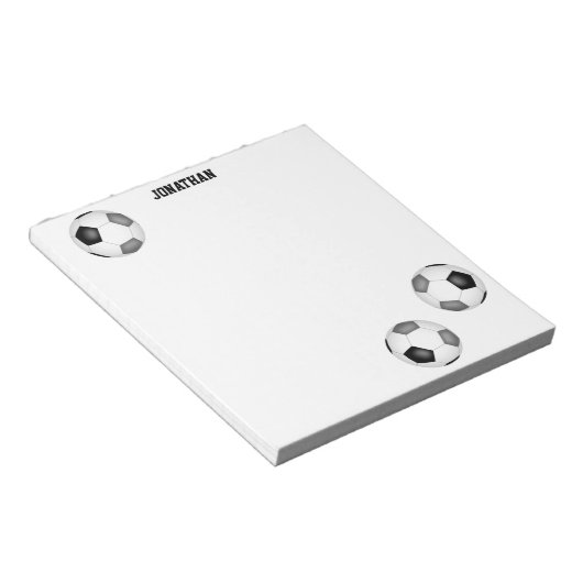 Drie zwart grijze voetballen gepersonaliseerd notitieblok (Schuin)